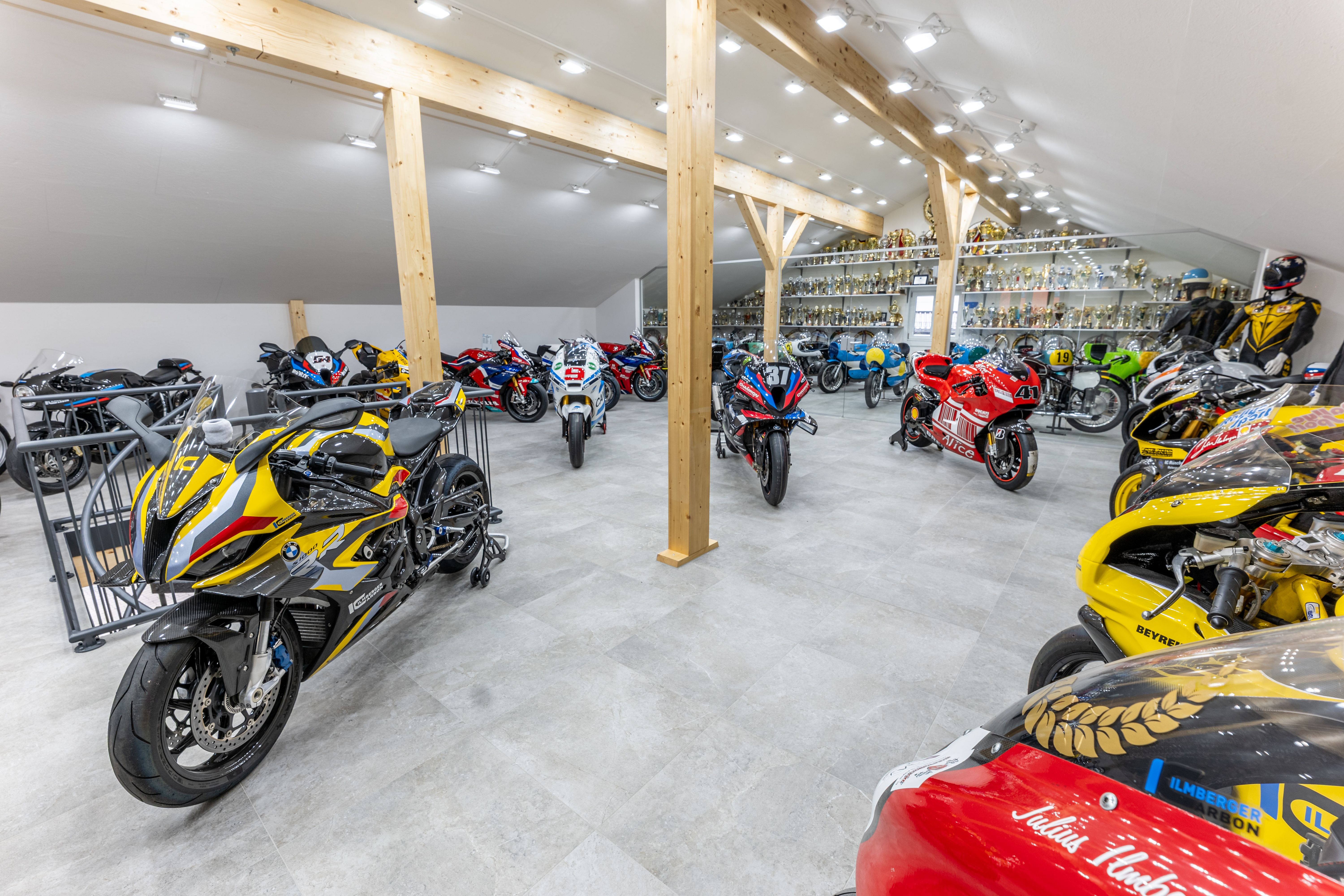 Les motos de course du musée Ilmberger Carbon retracent l’histoire du sport moto de Julius Ilmberger et de sa famille Museum2.jpg