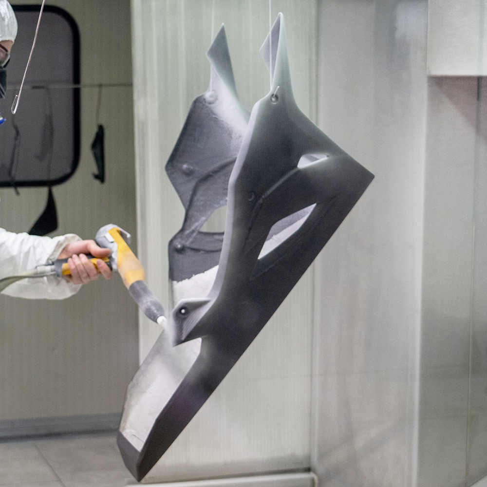 Der Unterschied in der Oberfläche - die Vorteile der Kunststoffpulverbschichtung bei Carbon